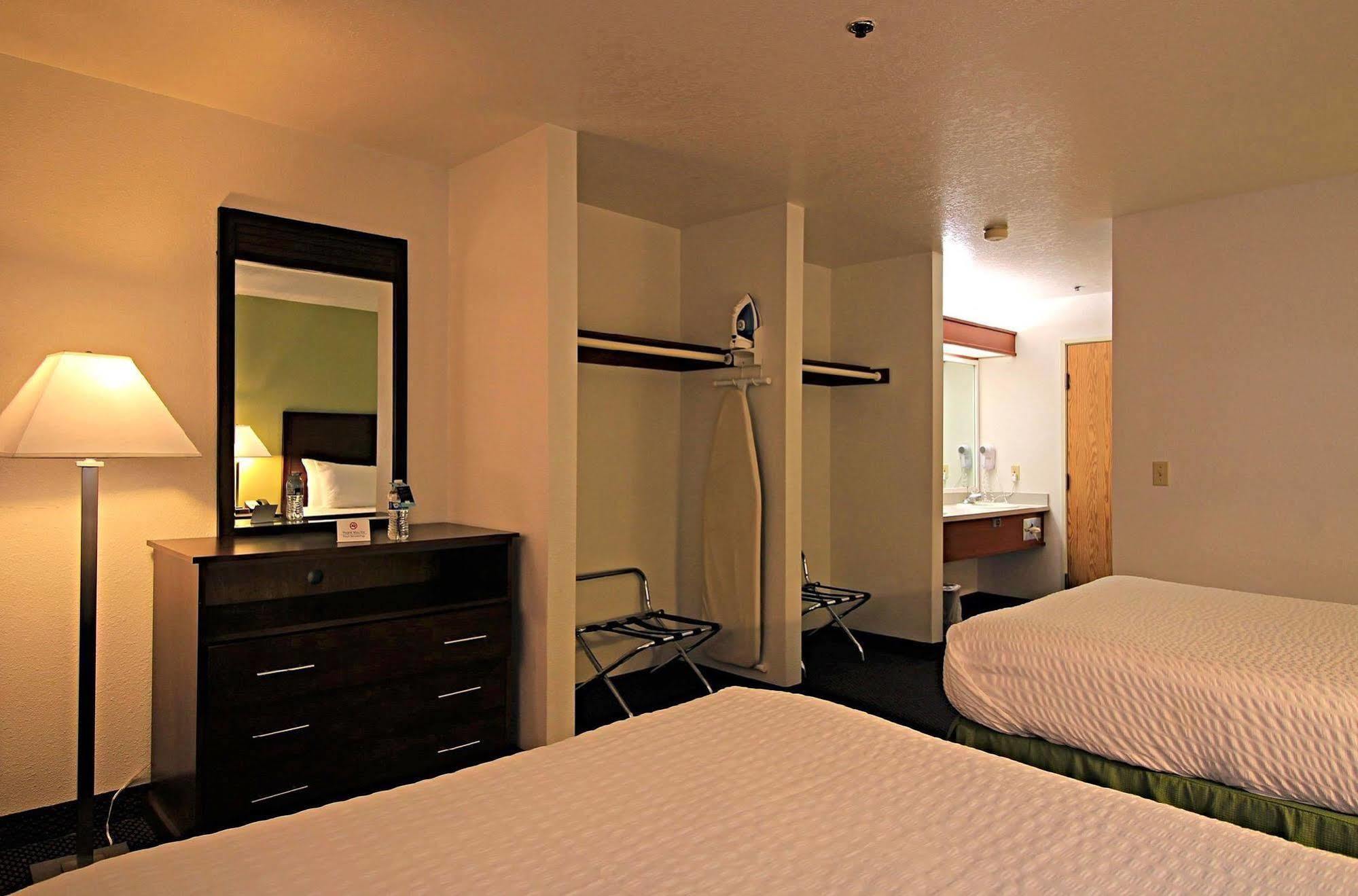 Red Lion Inn & Suites Kennewick Tri-Cities Экстерьер фото